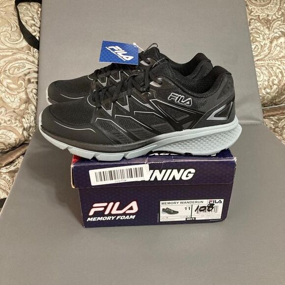 Fila Men's Black and Grey Trainers - Picture 1 of 7